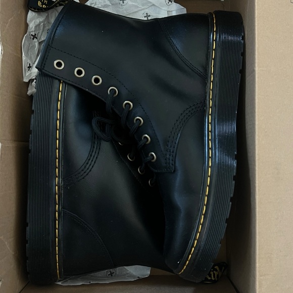 NEW Dr. Martens Zavala Black Lace Up Leather Boots - Picture 8 of 8